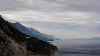 AWS SQS・SNSによるマイクロサービスの疎結合設計｜イベント駆動アーキテクチャの実践