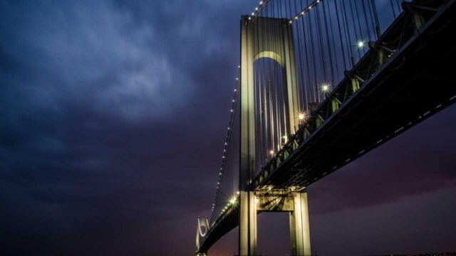 インフラエンジニアが副業で稼ぐ方法｜おすすめ副業5選とリスク管理