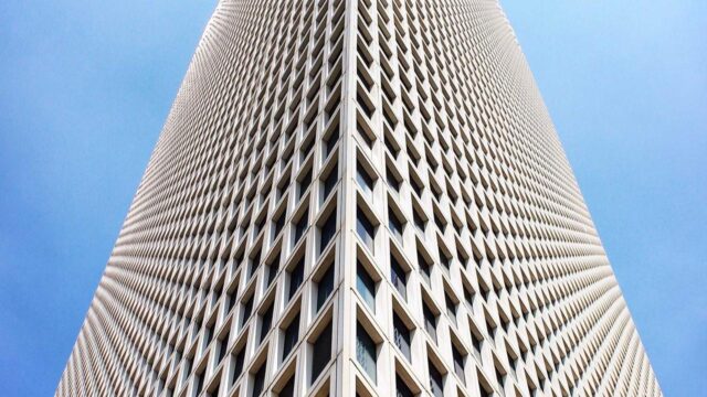 IT業界の障害事例から学ぶインフラ設計の教訓｜有名障害に共通するパターンと対策